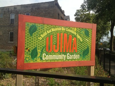 El jardín comunitario de Ujima en West Humboldt Park es el espacio de un esfuerzo conjunto entre NHS y Guaranteed Rate. (PRNewsfoto/Neighborhood Housing Services of Chicago)